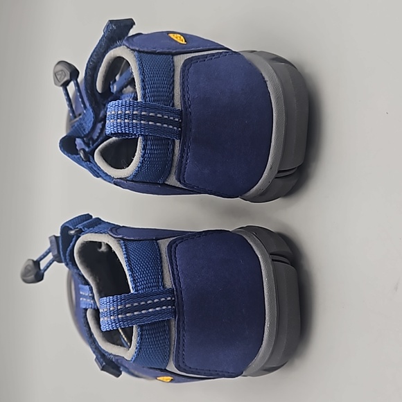 Keen Sandals Kid size 4 blue hiking sandals - Picture 11 of 13